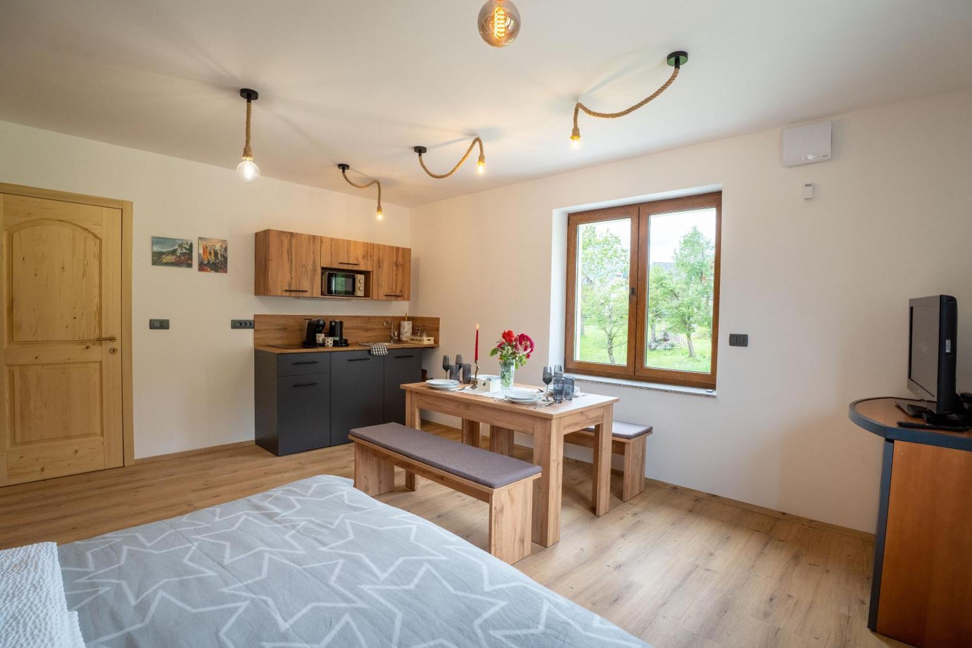 Aparthotel Hom At Vintgar Zgornje Gorje Zimmer foto